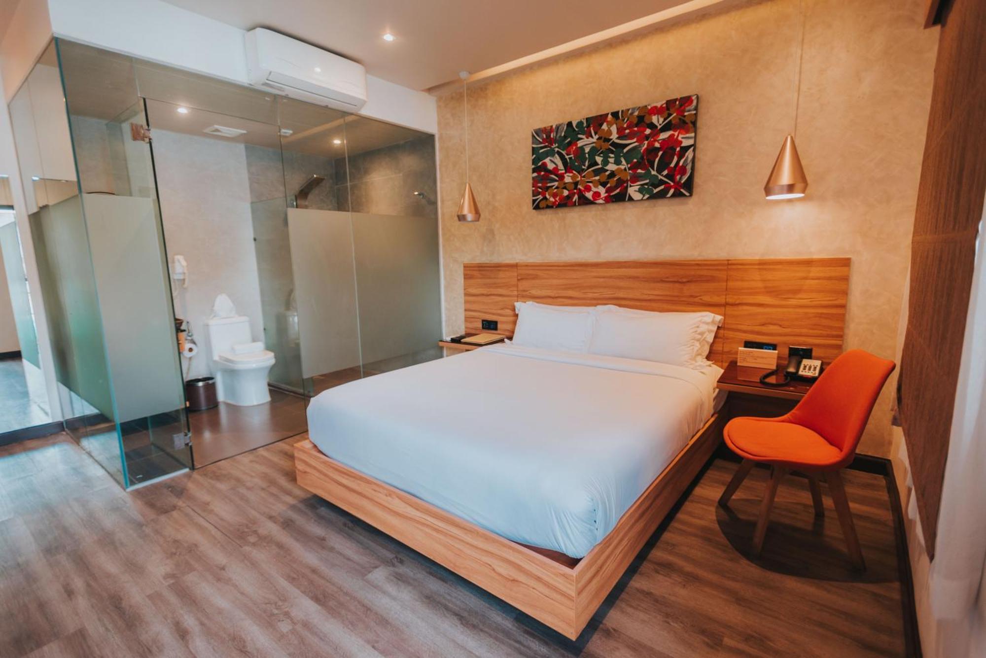 ชัวร์สเตย์ พลัส โฮเต็ล บาย เบสต์ เวสเทิร์น เอซี ลุกซ์ อังเฆลิสซิตี้ Hotel อังเฮเลส ภายนอก รูปภาพ