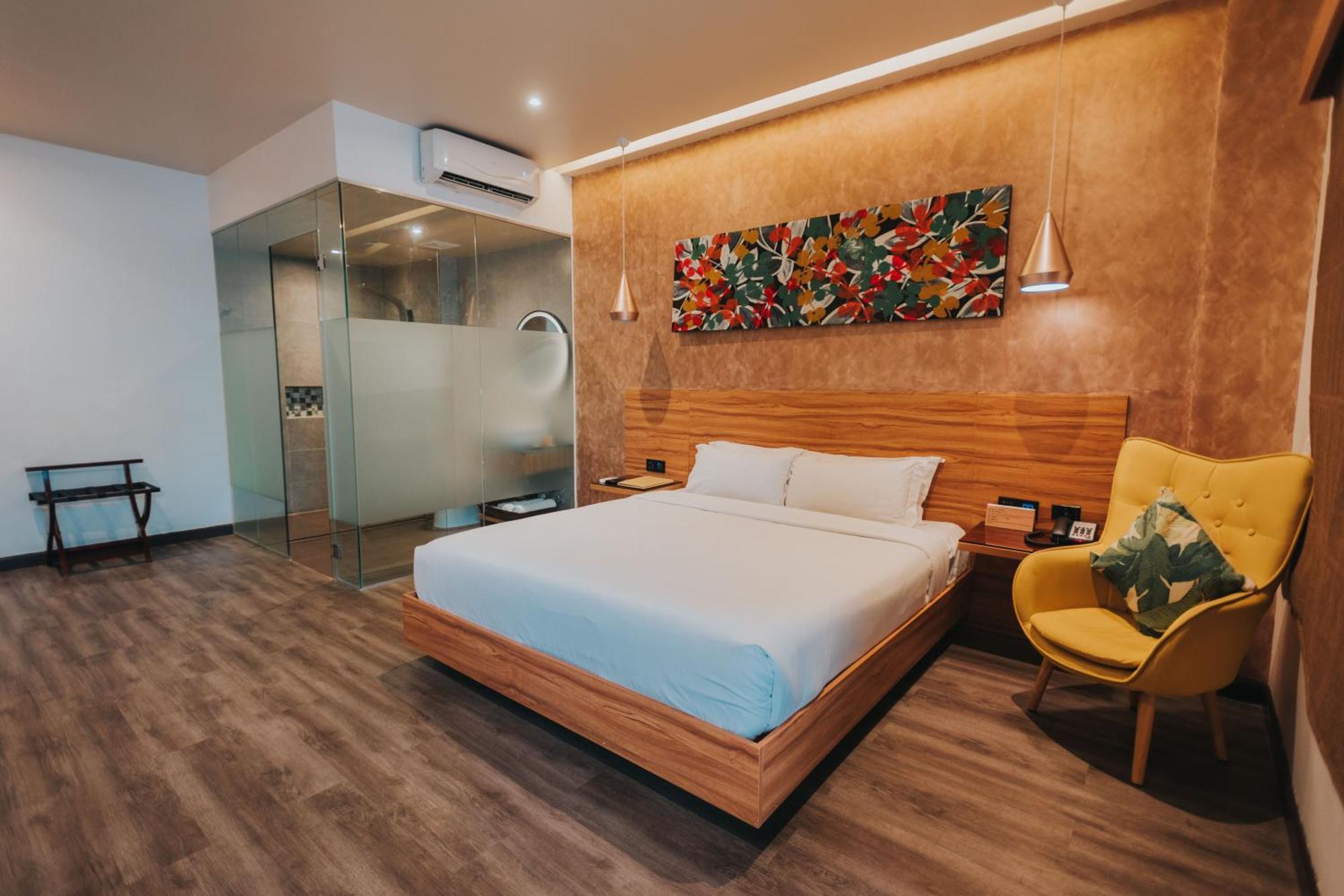 ชัวร์สเตย์ พลัส โฮเต็ล บาย เบสต์ เวสเทิร์น เอซี ลุกซ์ อังเฆลิสซิตี้ Hotel อังเฮเลส ภายนอก รูปภาพ