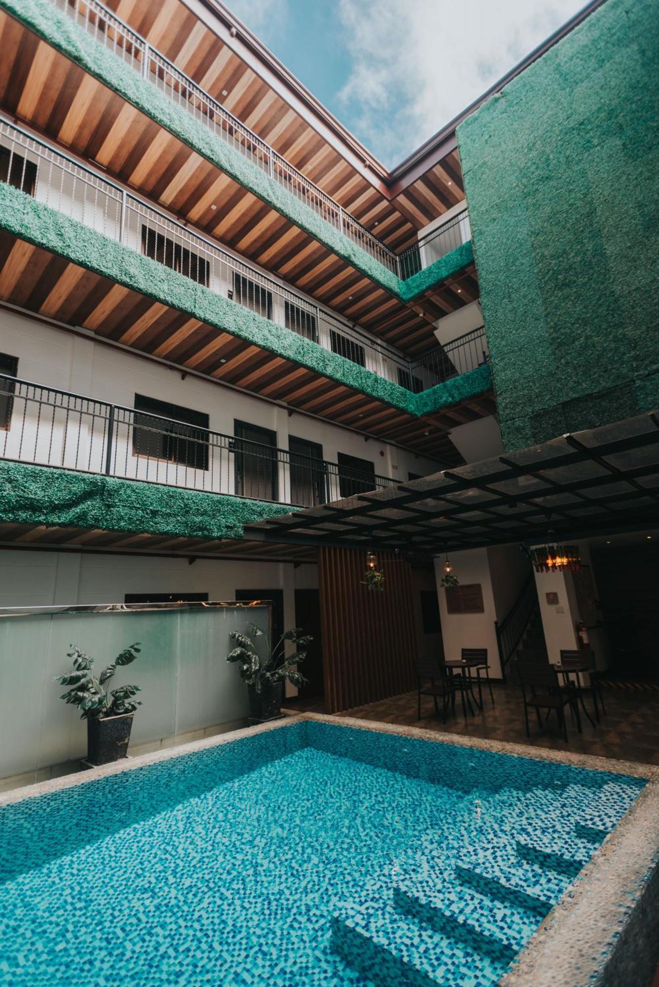 ชัวร์สเตย์ พลัส โฮเต็ล บาย เบสต์ เวสเทิร์น เอซี ลุกซ์ อังเฆลิสซิตี้ Hotel อังเฮเลส ภายนอก รูปภาพ