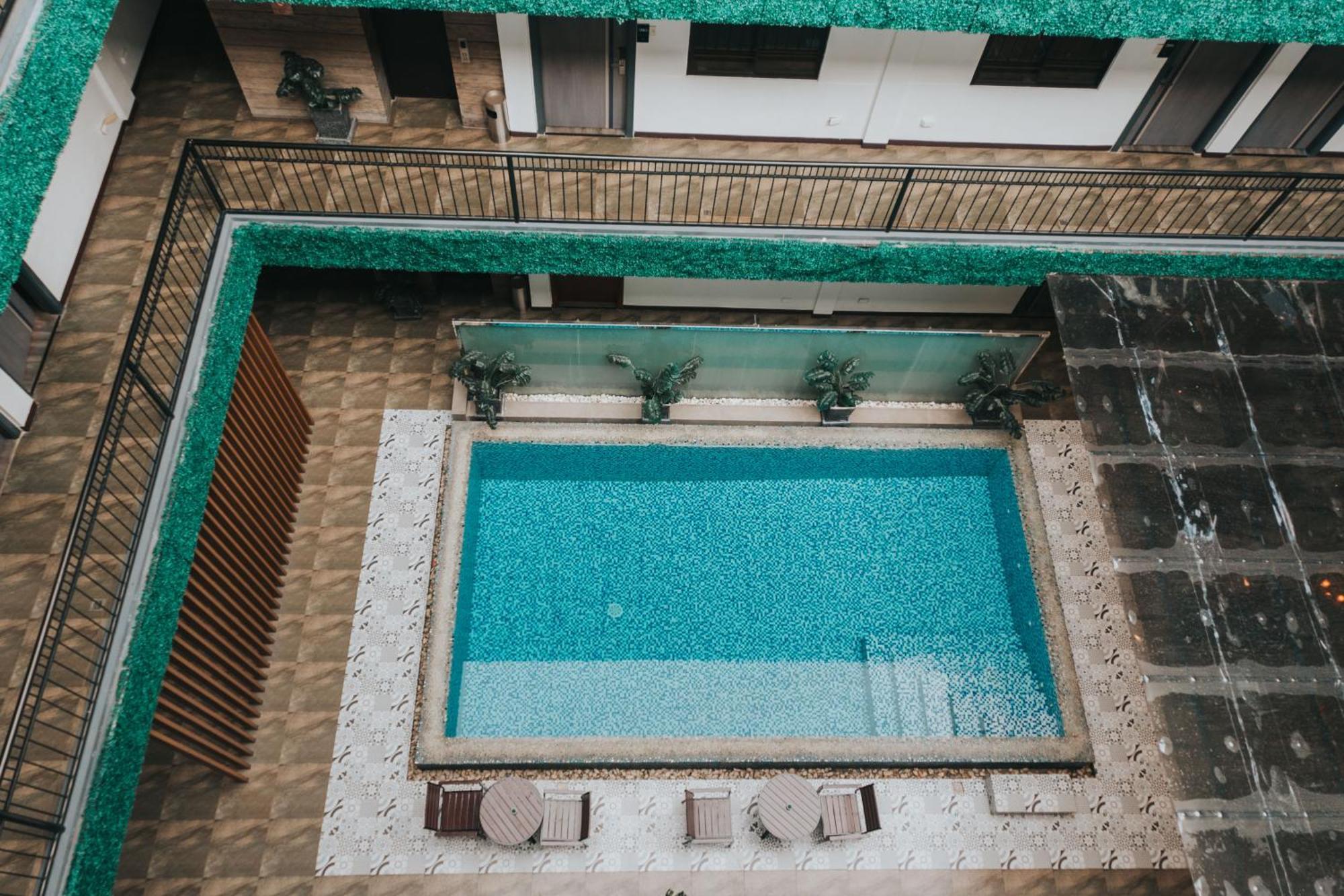 ชัวร์สเตย์ พลัส โฮเต็ล บาย เบสต์ เวสเทิร์น เอซี ลุกซ์ อังเฆลิสซิตี้ Hotel อังเฮเลส ภายนอก รูปภาพ